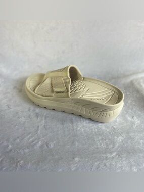 Vionic Women’s Rebound Recovery Sandal Cream/Ivory Size 9